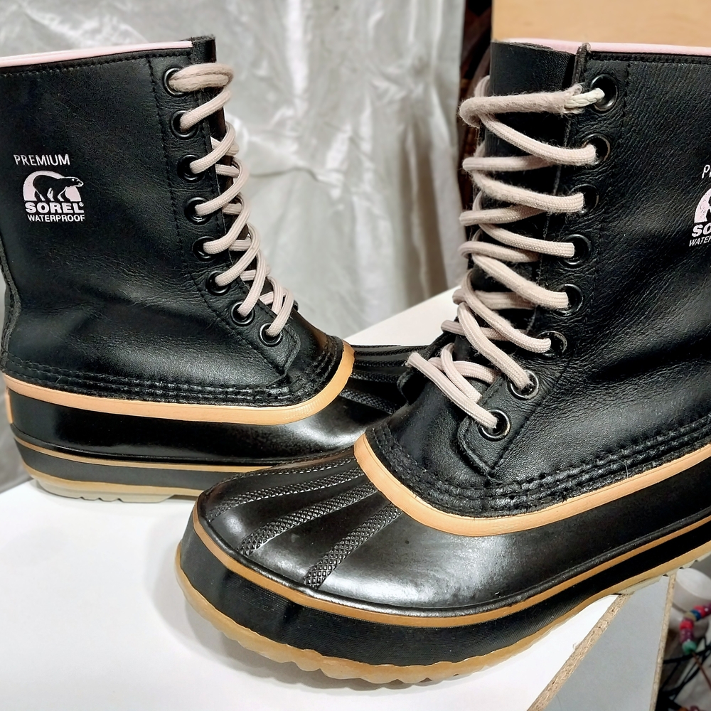 Sorel 1964 Premium Waterproof Black & Pink Winter Boots - Picture 3 of 3